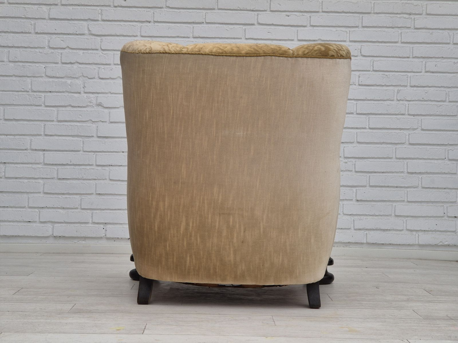 Ca. Jaren 1950, Deense Vintage Relax Fauteuil, Meubelvelours, Essenhout. photo furniture