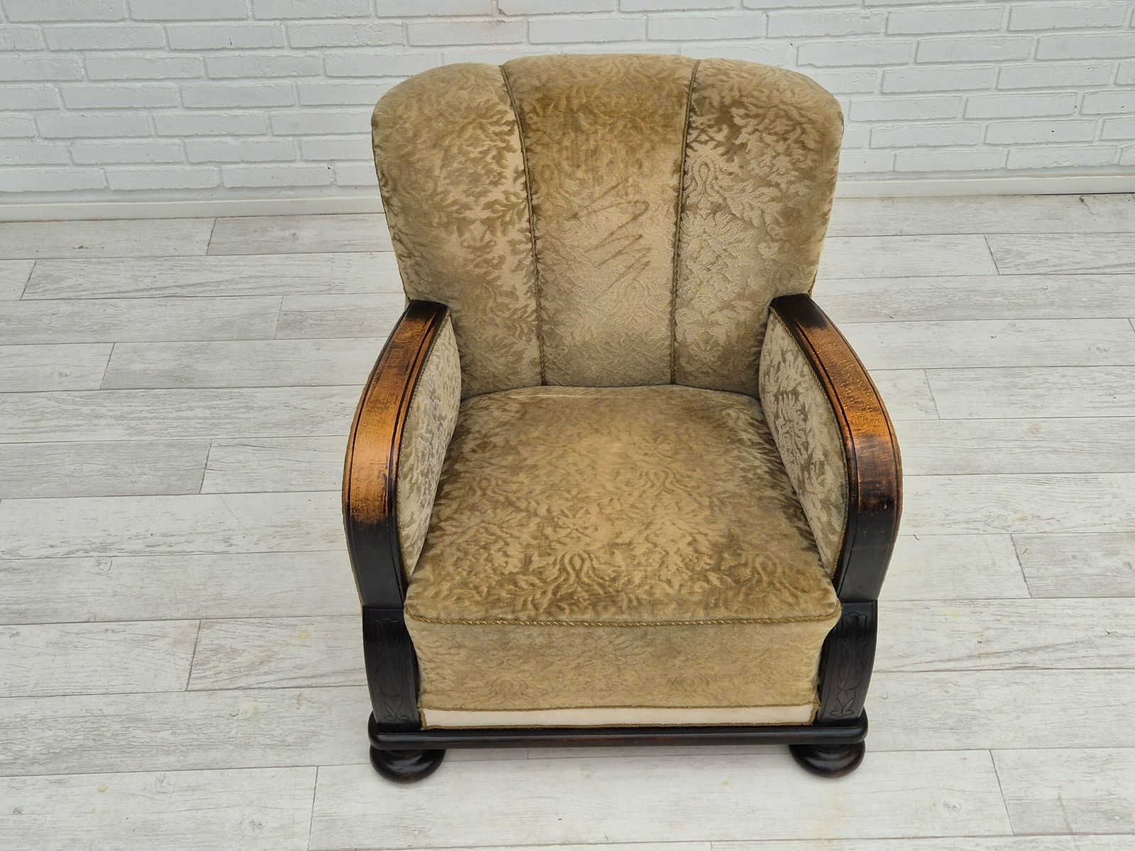 Ca. Jaren 1950, Deense Vintage Relax Fauteuil, Meubelvelours, Essenhout. photo buy