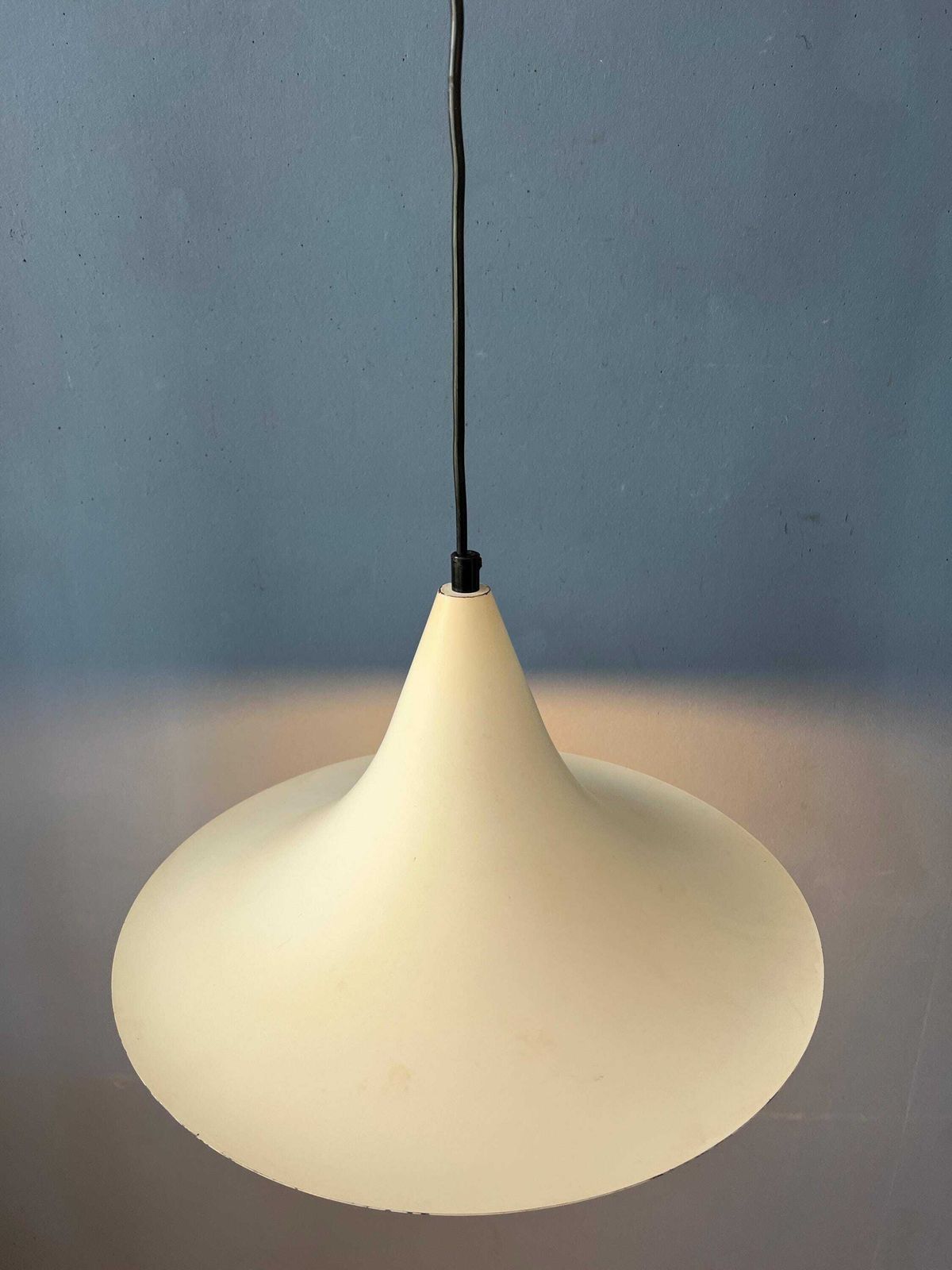 Vintage Metalen Heksenhoed Space Age Hanglamp photo vinterior