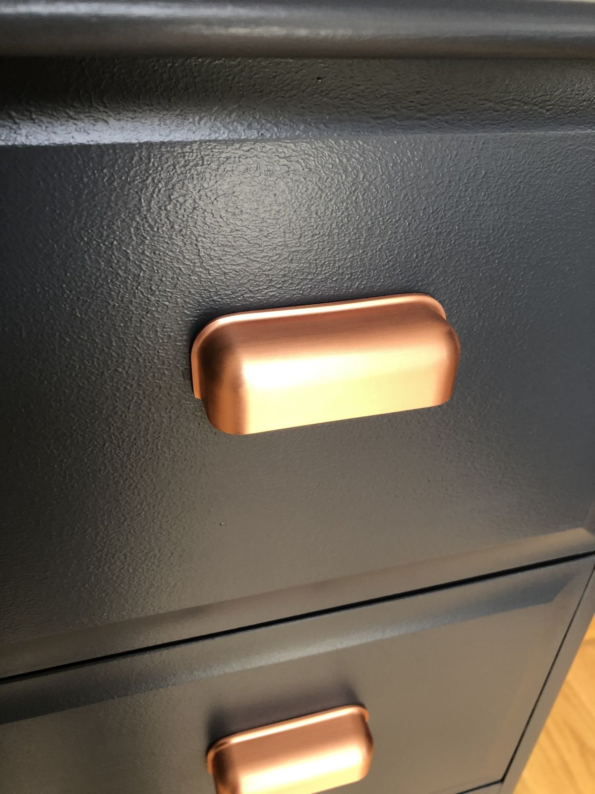 photo vinterior A Pair Of Stag Minstrel Tallboy Chest Of Drawers Painted Blue With Copper Handles