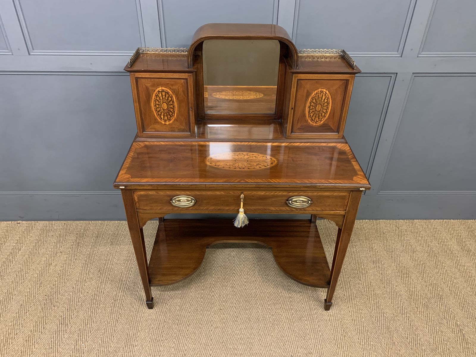 Inlaid Mahogany Bonheur Du Jour photo Furniture