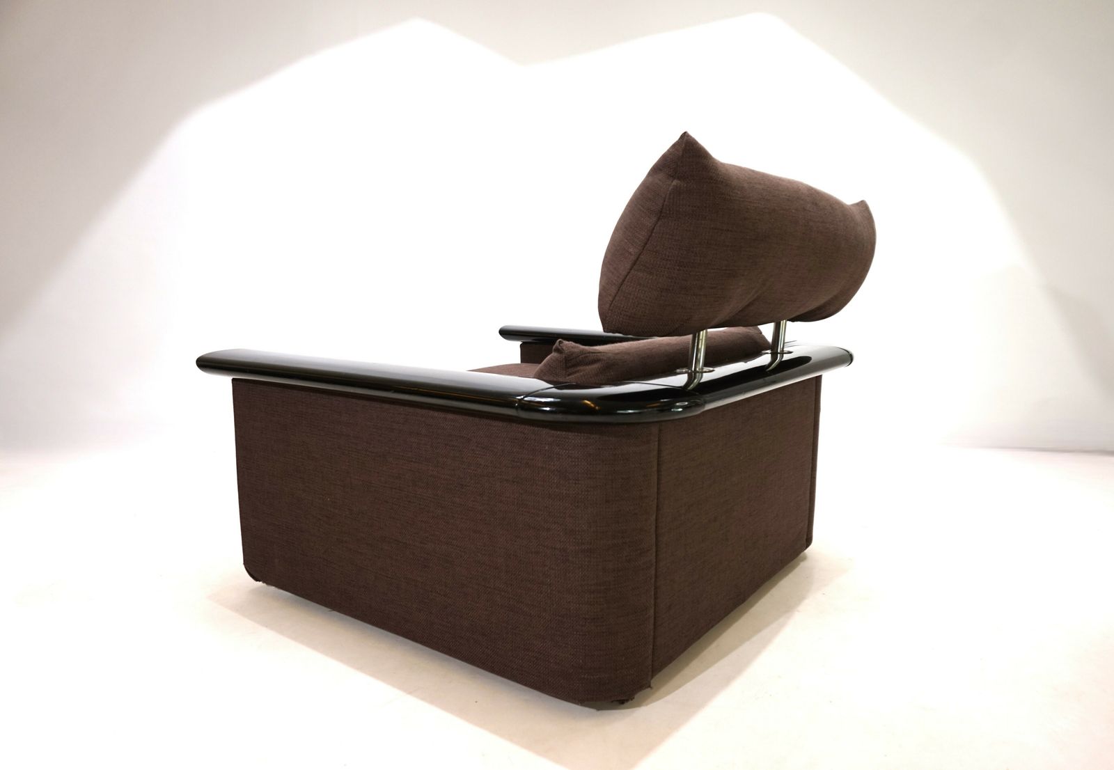 photo vinterior Tecno Lounge Chair With Piano Lacquer Frame, 1970