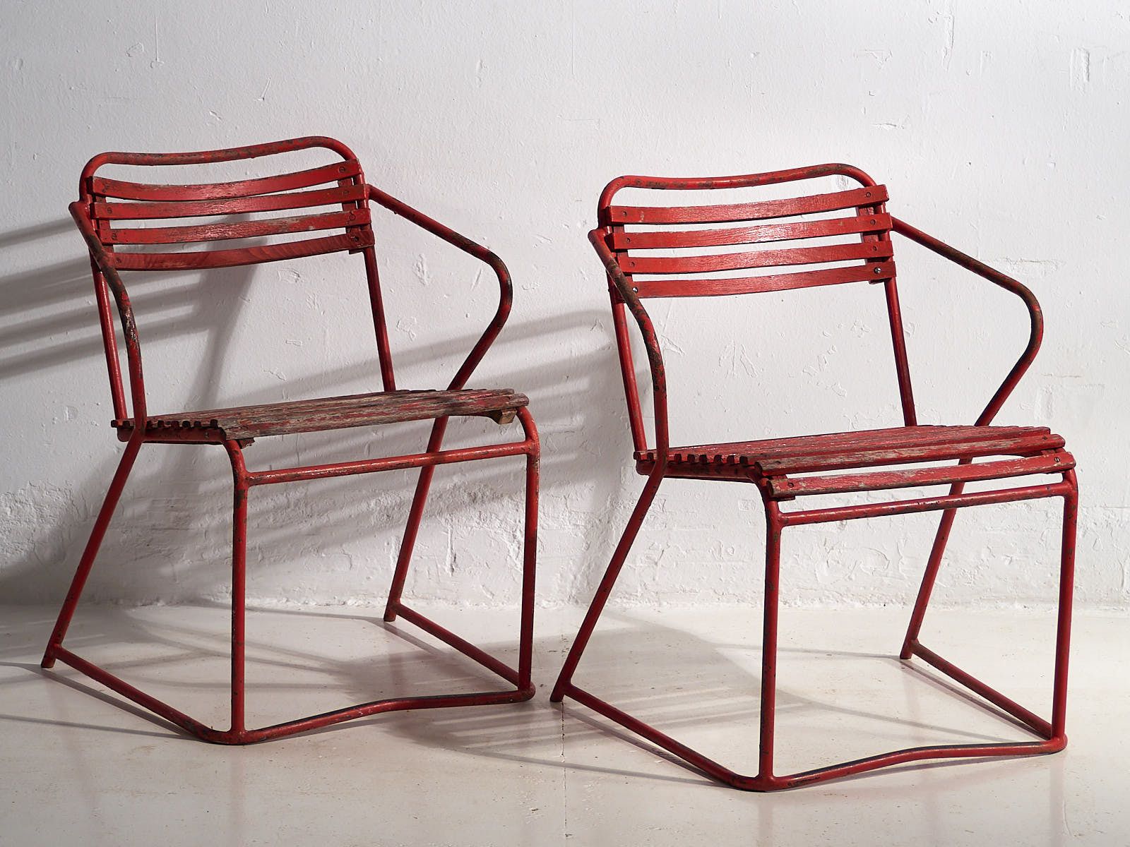 photo vinterior Antique Red Garden Chairs (C.1920). Set Of 4 Pieces