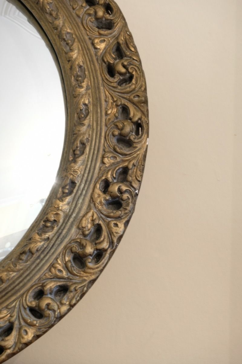 19th Century Round Convex Mirror With Pierced Giltwood Frame photo furniture