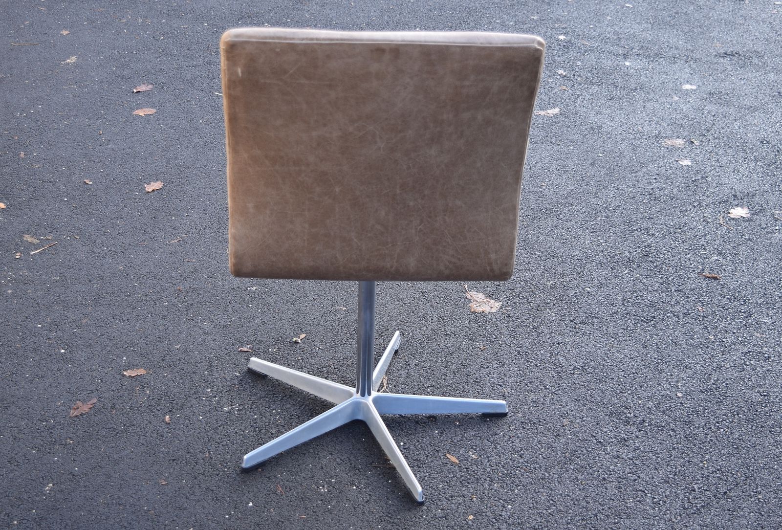 Set Of Six Arne Jacobsen Oxford Chairs For Fritz Hansen Manufactured 1968 photo buy