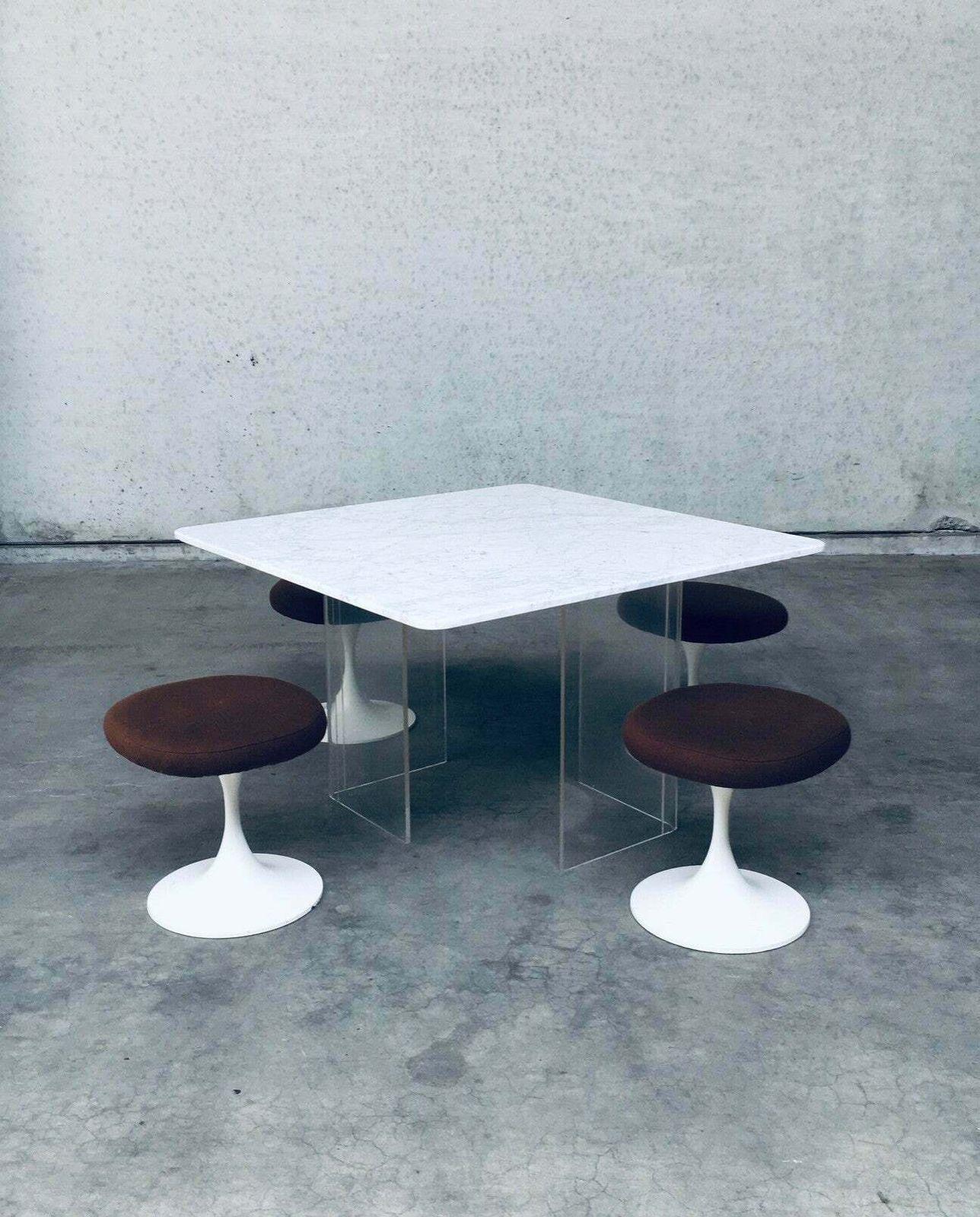 Minimalistische Marmeren Zweefblad Eettafel, Italië, Ca. Jaren 1970 photo for sale