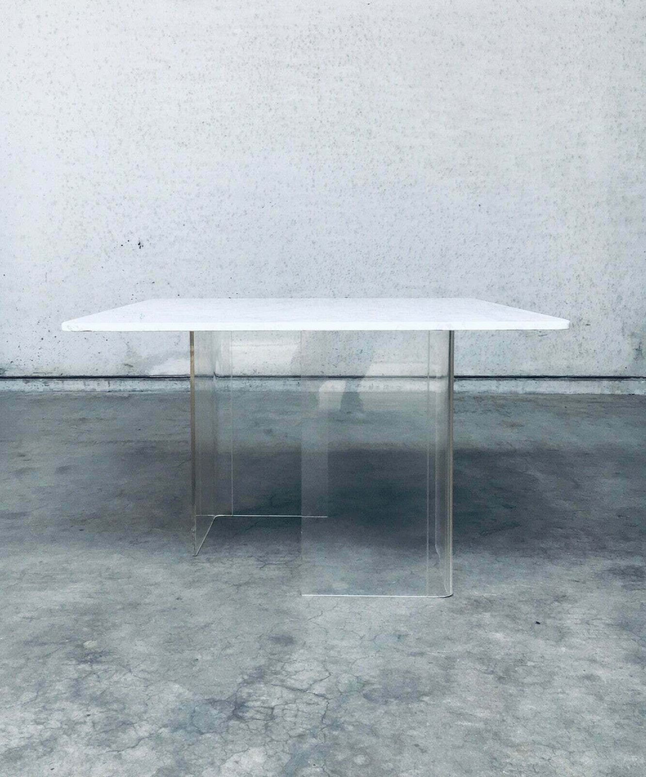 Minimalistische Marmeren Zweefblad Eettafel, Italië, Ca. Jaren 1970 photo Meubels