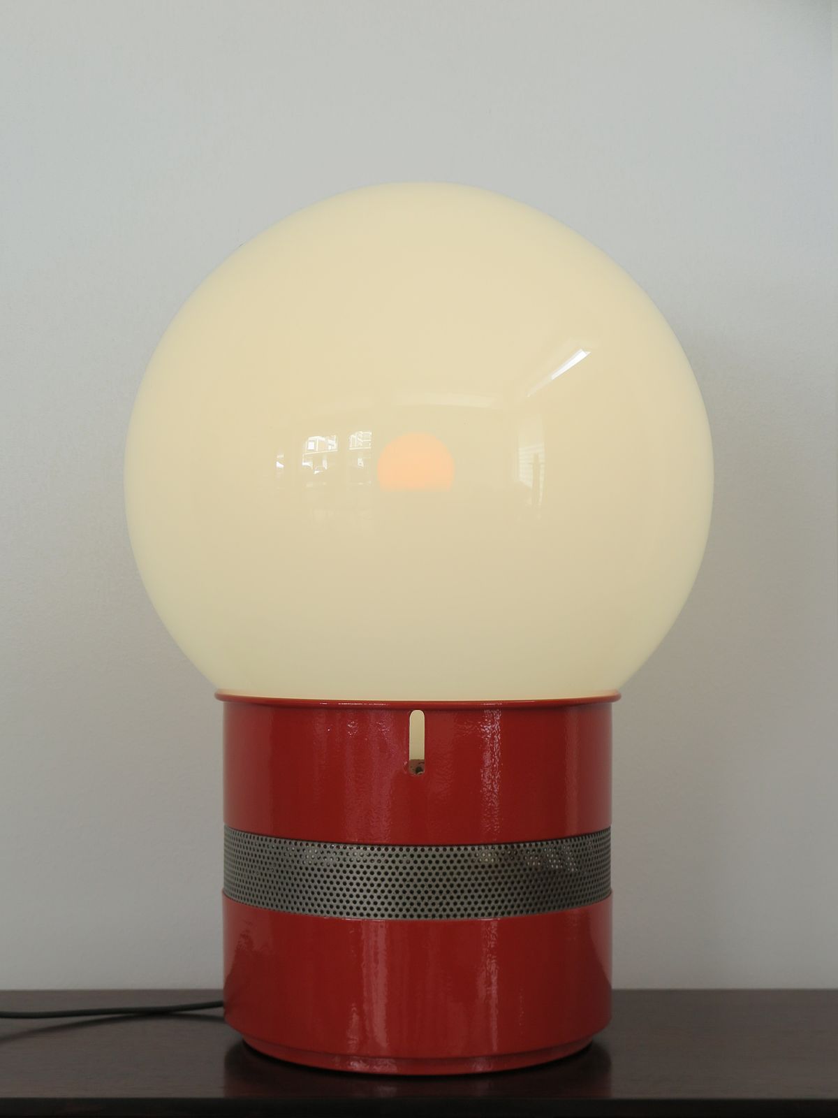 Italian Red Table Lamp "Mezzo Oracolo" Model Design Gae Aulenti For Artemide 1969 photo 6500.0