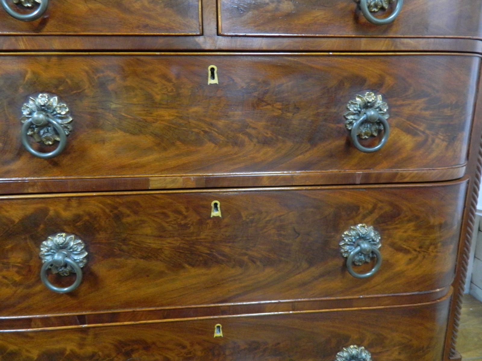Regency Ogee Scotch Chest Of Drawers photo vinterior