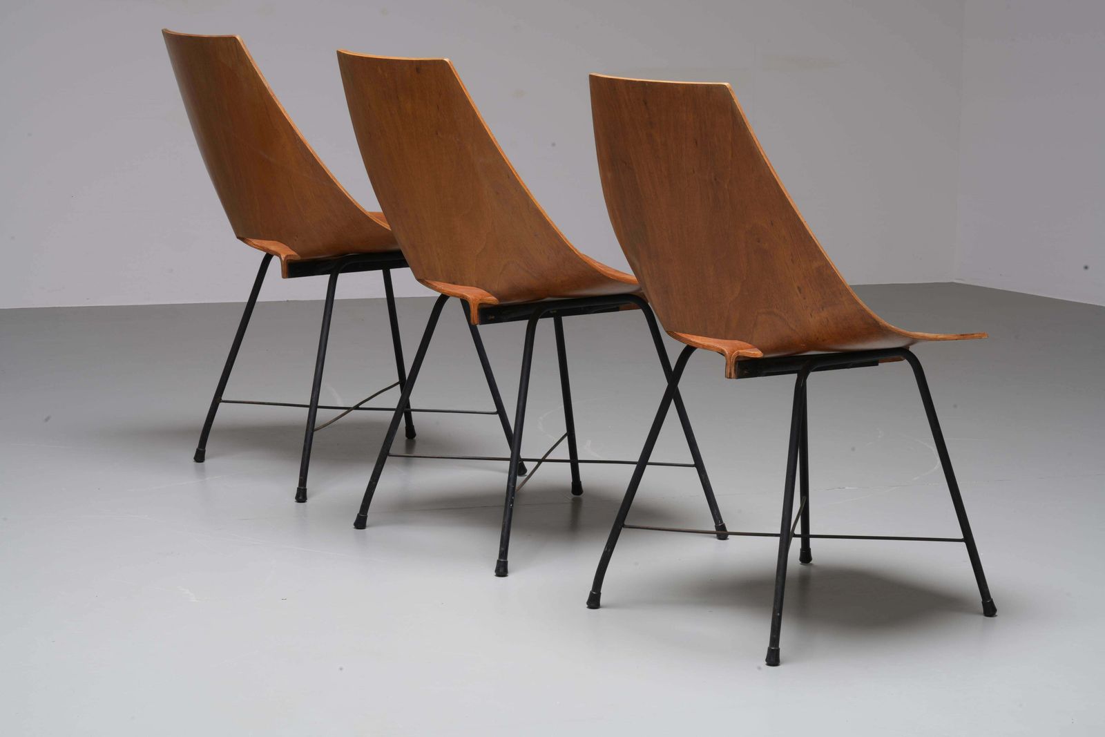 photo for sale Set Van 6 Eetkamerstoelen Van Carlo Ratti In Multiplex En Metaal, Italië, 1954