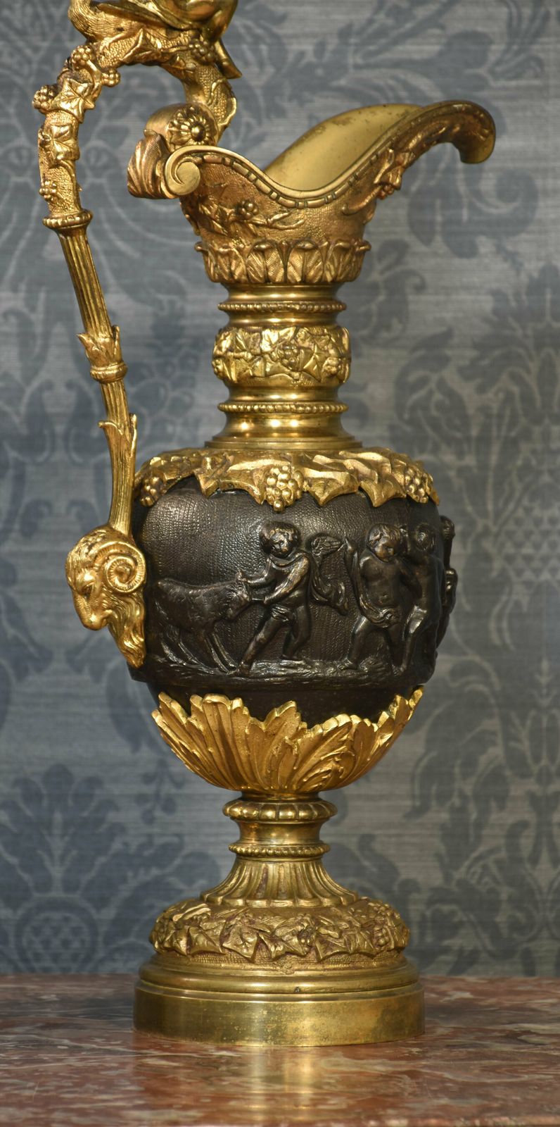 photo vinterior Pair Of Renaissance Style French Patinated Bronze Ewers