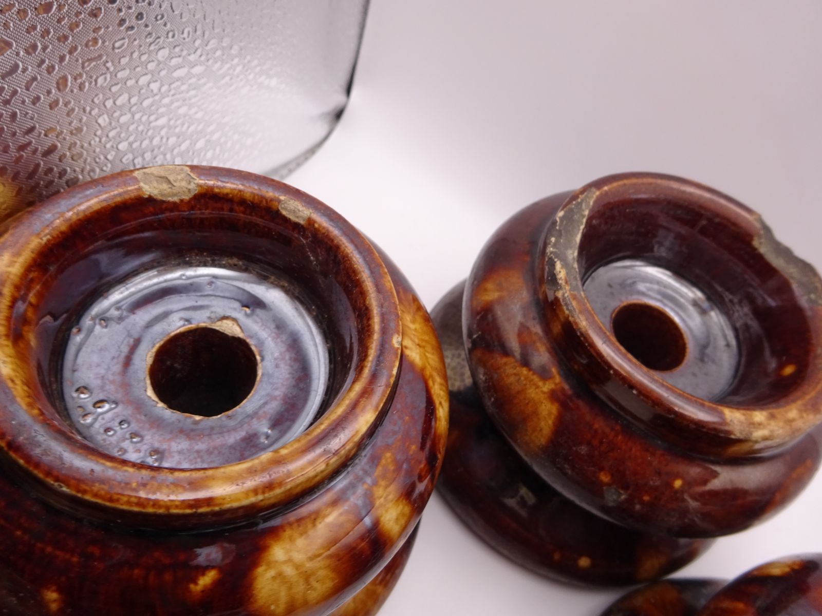 photo furniture Rare Find 6 Antique Treacle Glazed Pottery Furniture Feet/Castor Cups/Carpet Protectors , As Found Condition