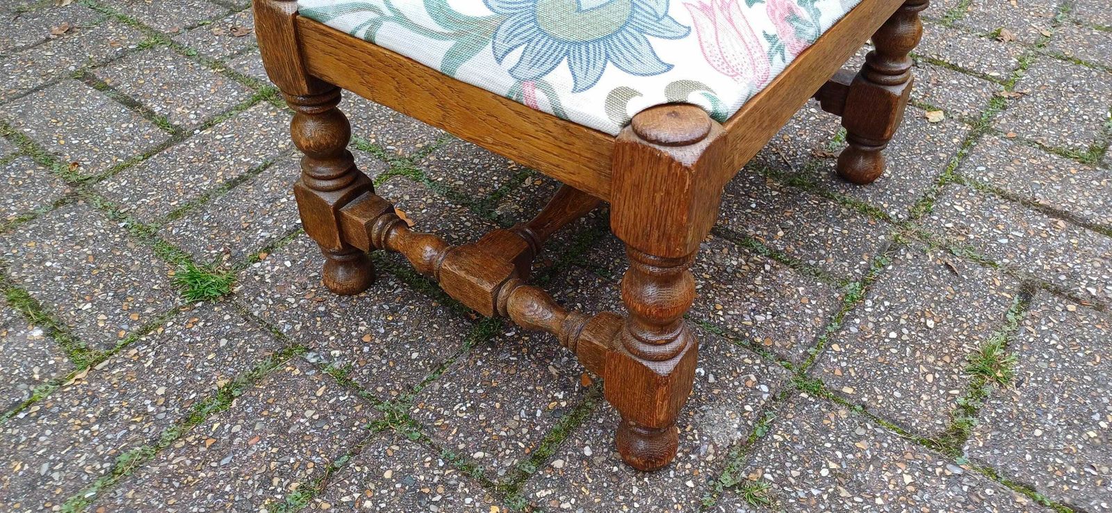 Pretty Vintage Solid Oak Upholstered Stool Floral Flower Upholstery photo 79.0