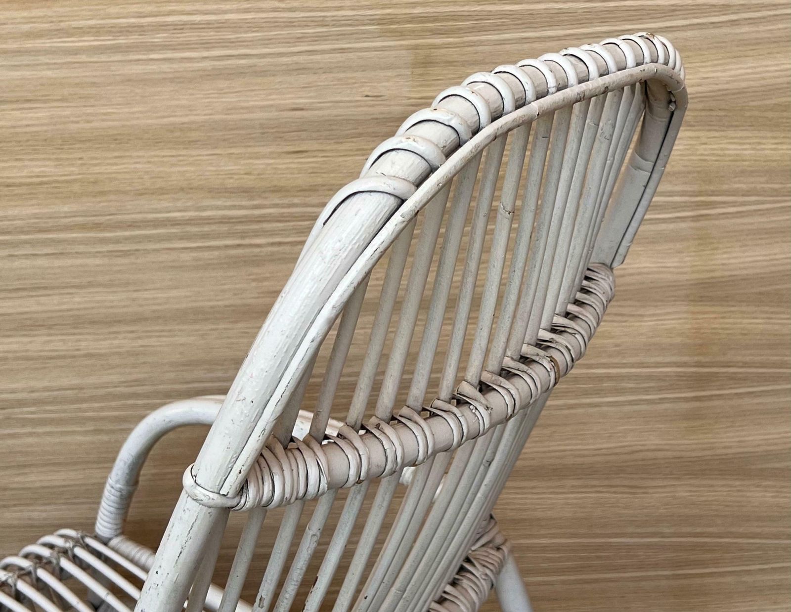 photo furniture Rocking chairs vintage en bambou blanc dans le style de Franco Albini, Italie