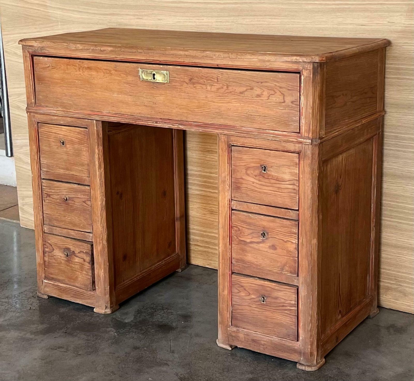 Bureau de campagne ou console en pin espagnol, vers 1890 photo for sale