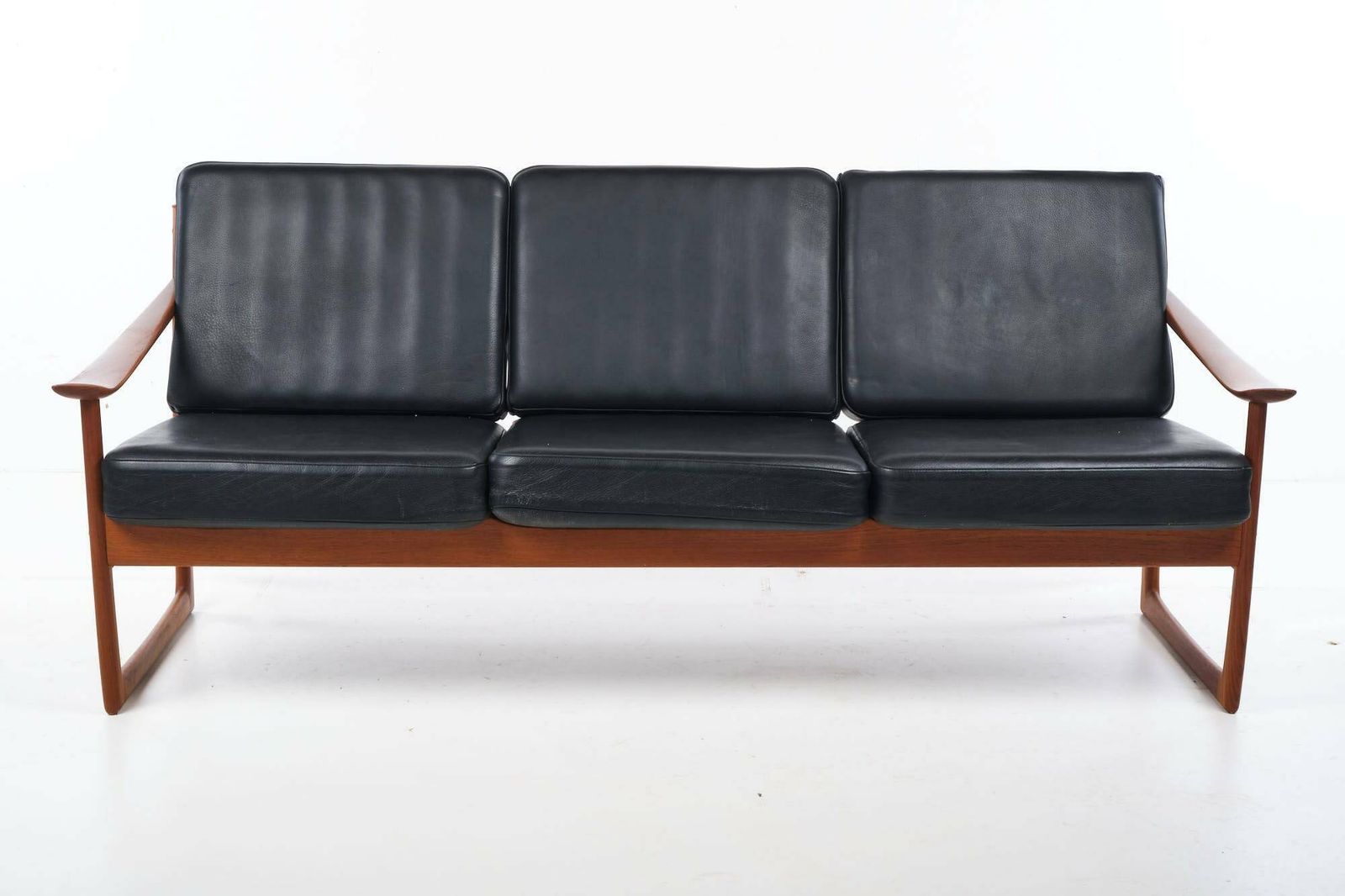 Sofa, Peter Hvidt, Orla Mølgaard Nielsen For France & Daverkosen, 1960s photo furniture