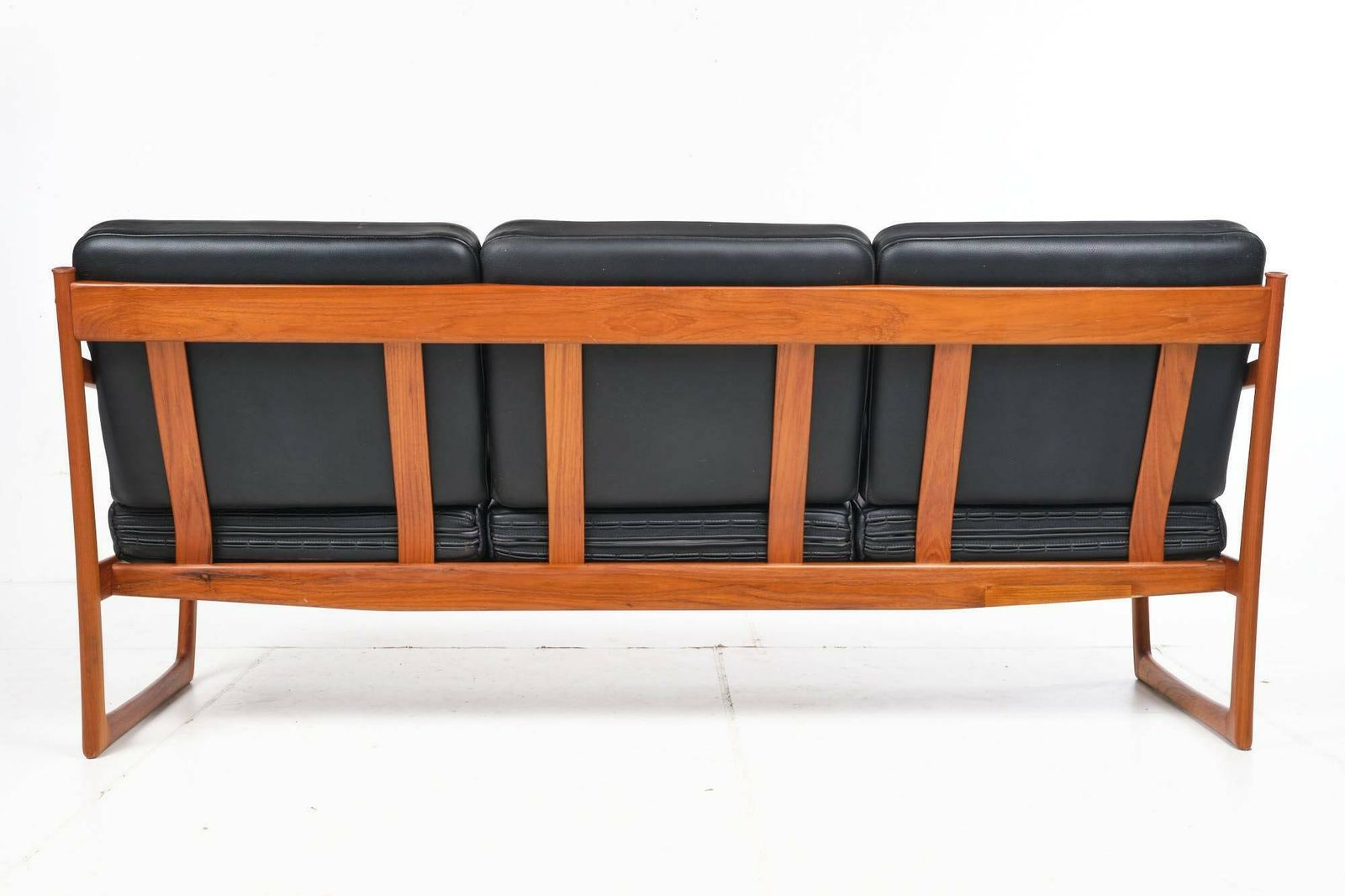 Sofa, Peter Hvidt, Orla Mølgaard Nielsen For France & Daverkosen, 1960s photo buy
