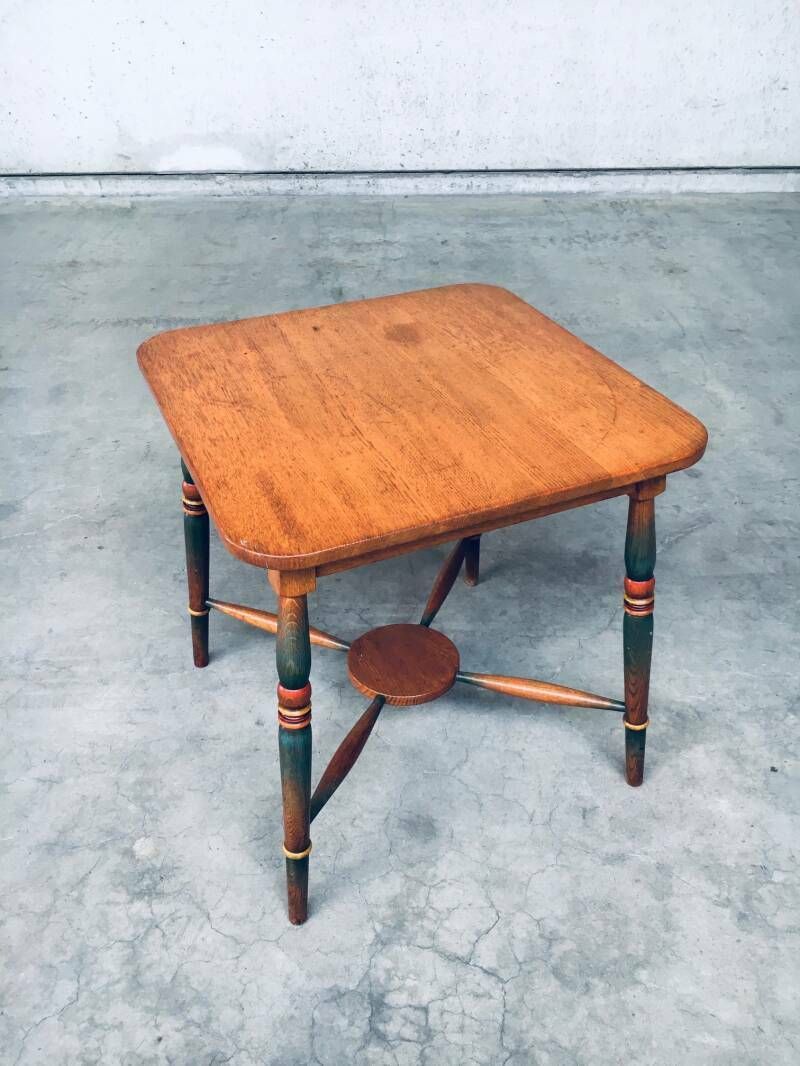 Meubels Amsterdam School Design Geschilderde Bijzettafel, Nederland Jaren 1920 photo