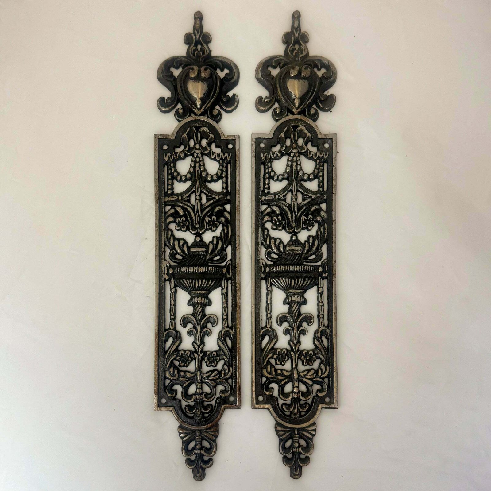 Reclaimed Victorian Style Cast Iron Finger Plates   31 Pairs Available photo Home Fixtures