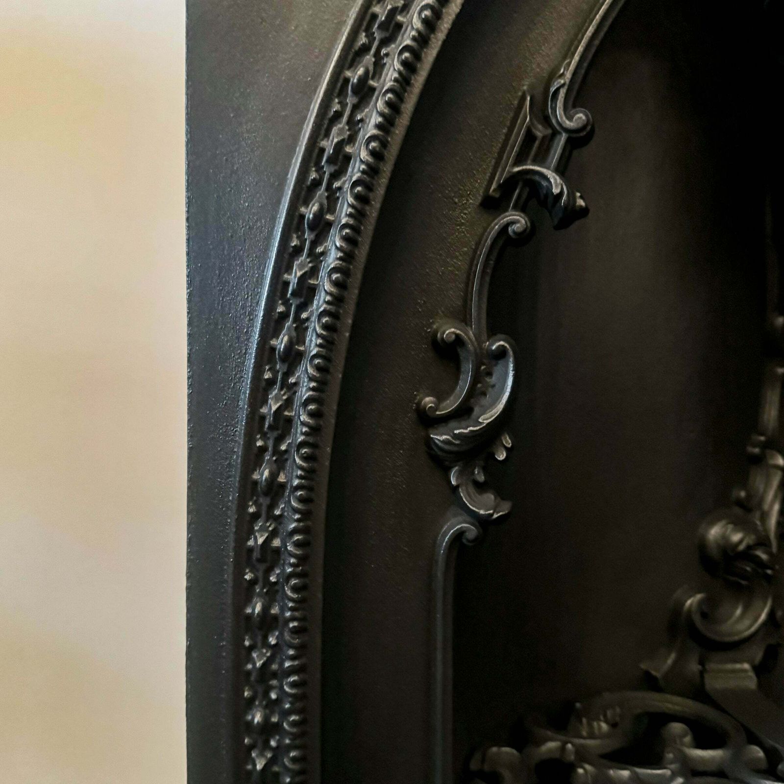 photo furniture Antique Early Victorian Cast Iron Arched Insert
