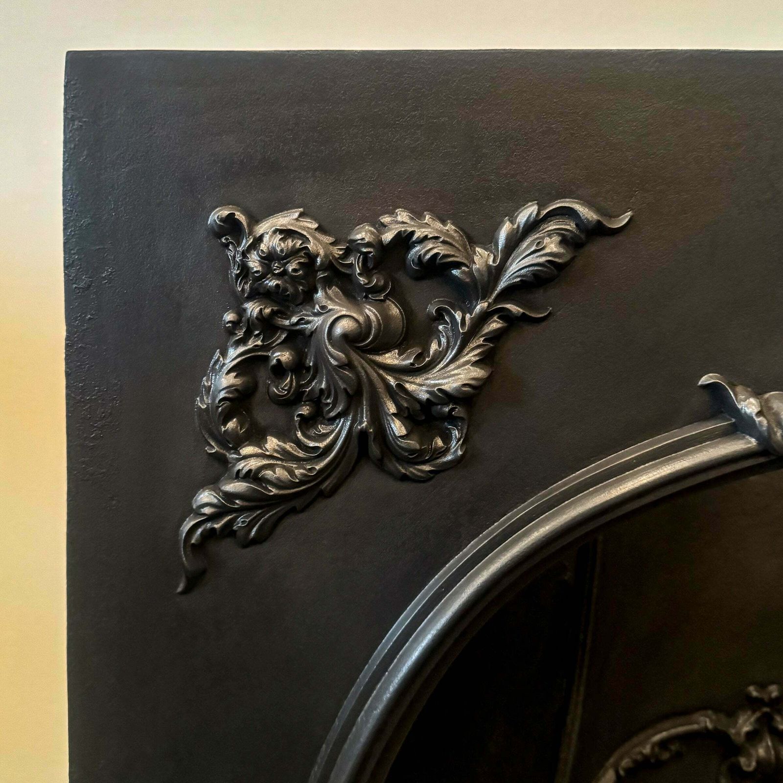 Antique Ornate Victorian Cast Iron Insert photo vinterior