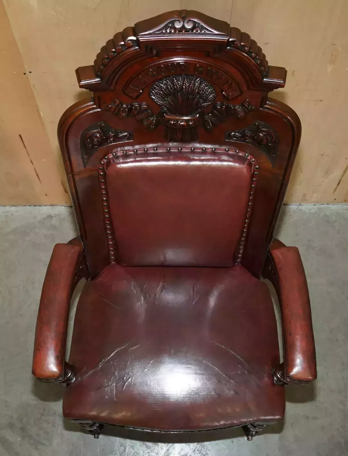 Exqusiite Antique English Hand Carved Harvest "Labour & Wait" Throne Armchair photo vintage