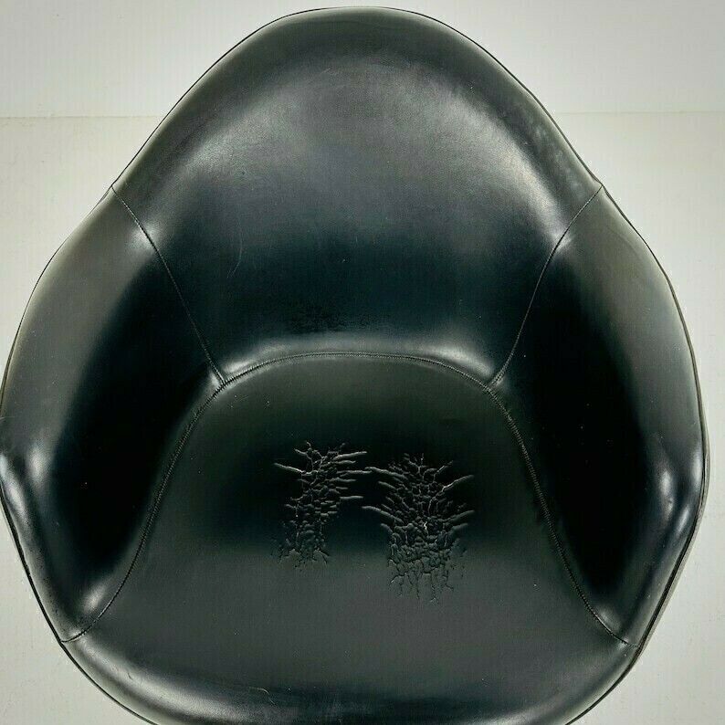 photo furniture Fiberglass Swivel Chairs By Ray & Charles Eames For Herman Miller, 1960s