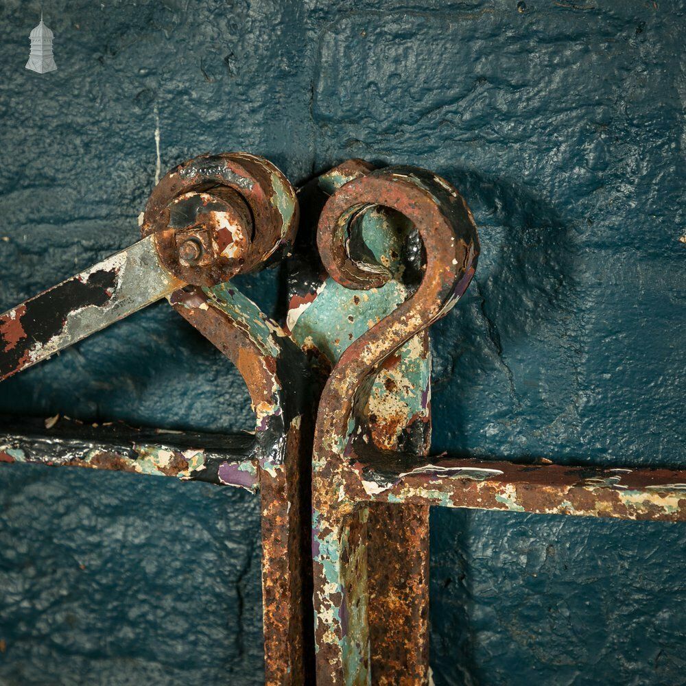 photo vintage Driveway Double Gates, Wrought Iron