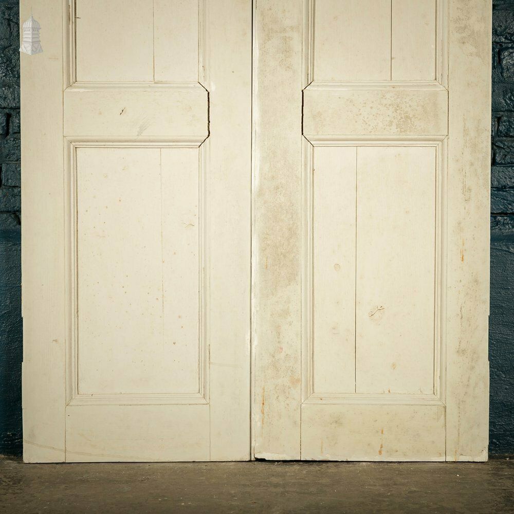 photo vintage Pine Cupboard Doors, White Painted 2 Moulded Pannels