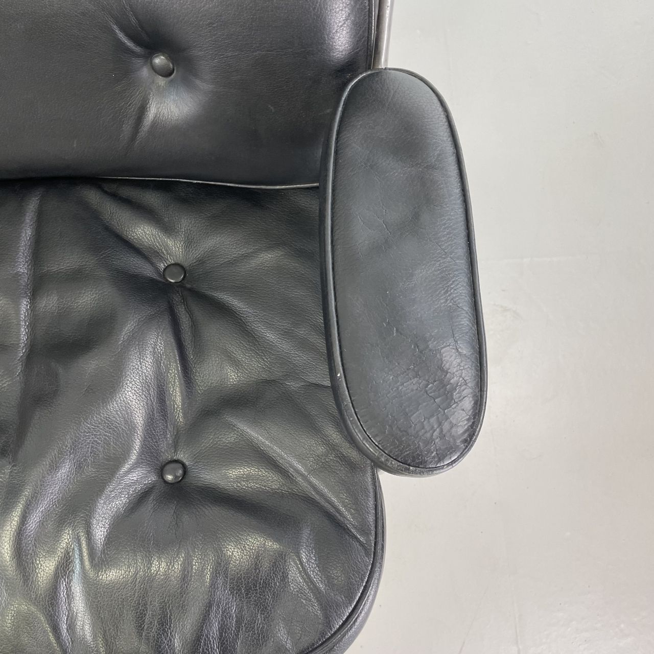 Charles Eames Herman Miller Time Life Lobby Chair In Black Leather photo vintage