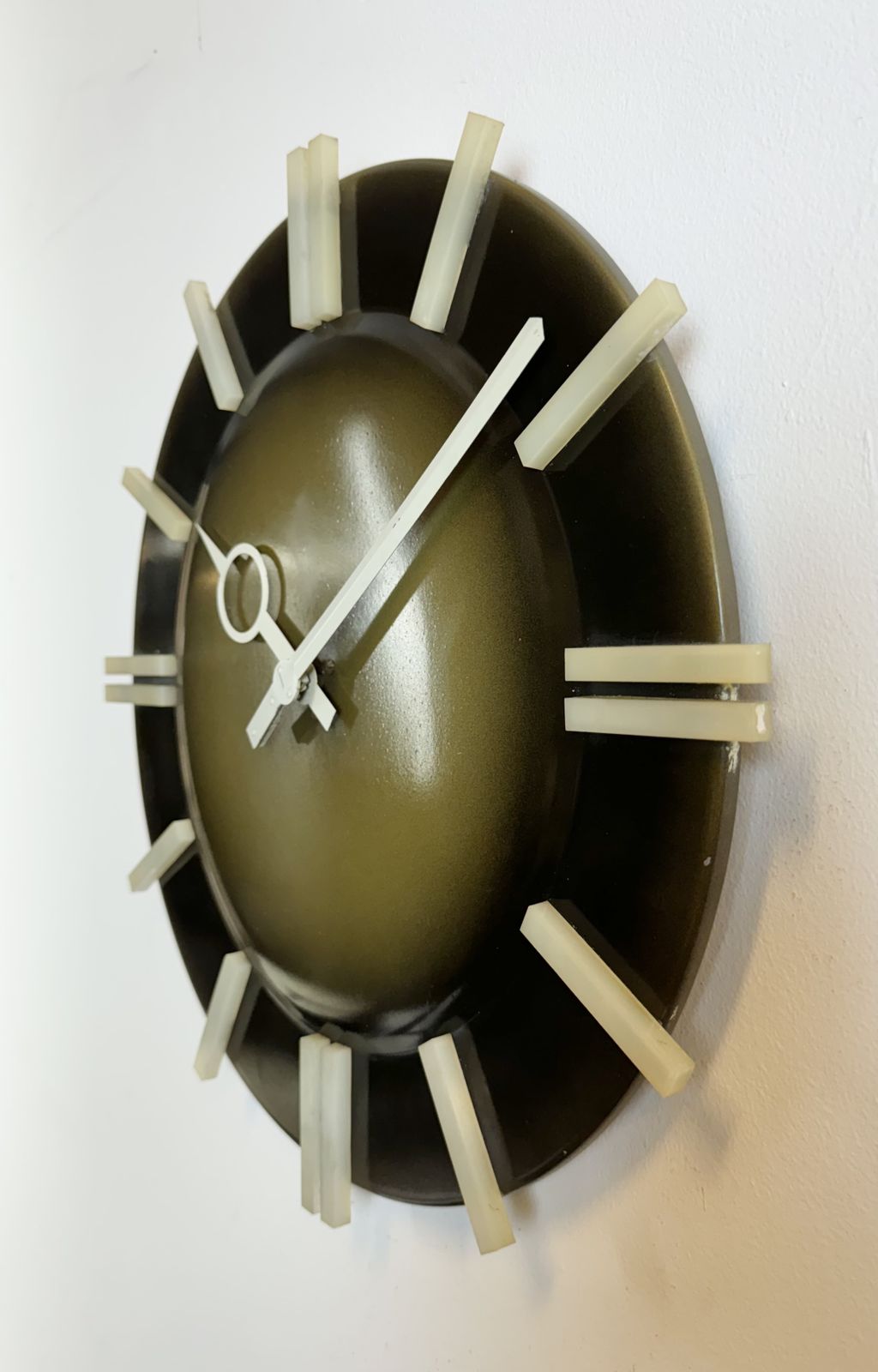 photo vinterior Industrial Office Wall Clock From Pragotron, 1970s