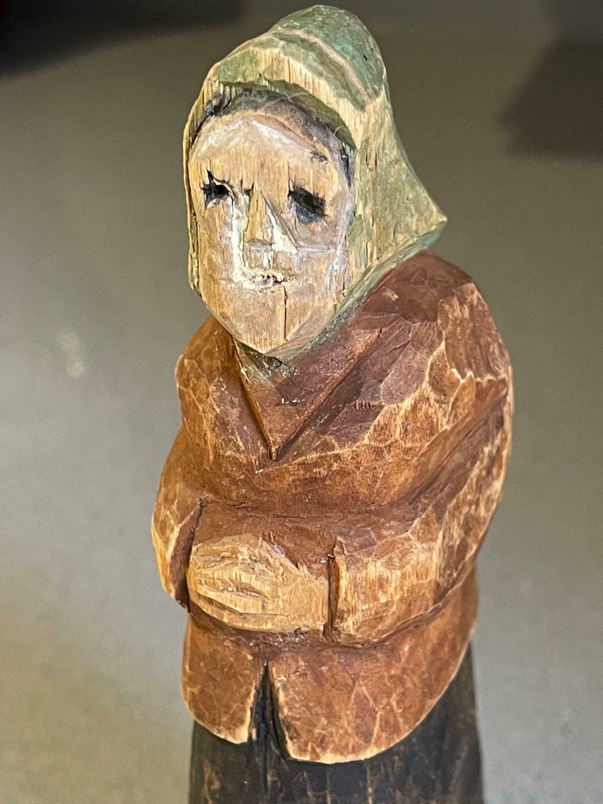 Wooden Carving Human Sculpture Rustic Dressed Antique Decorative Woman Figurine photo 430.0