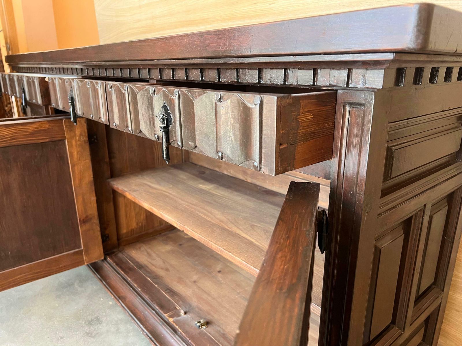 6934.0 Large 20th Century Catalan Spanish Baroque Carved Walnut Tuscan Credenza Or Buff photo