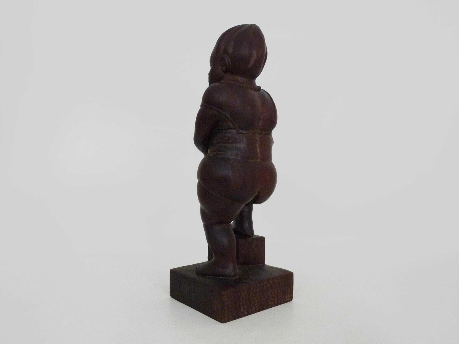 Grotesque Exotic Wood Sculpture Of A Woman Showing Her Thigh. 80s. Botero Style photo vintage