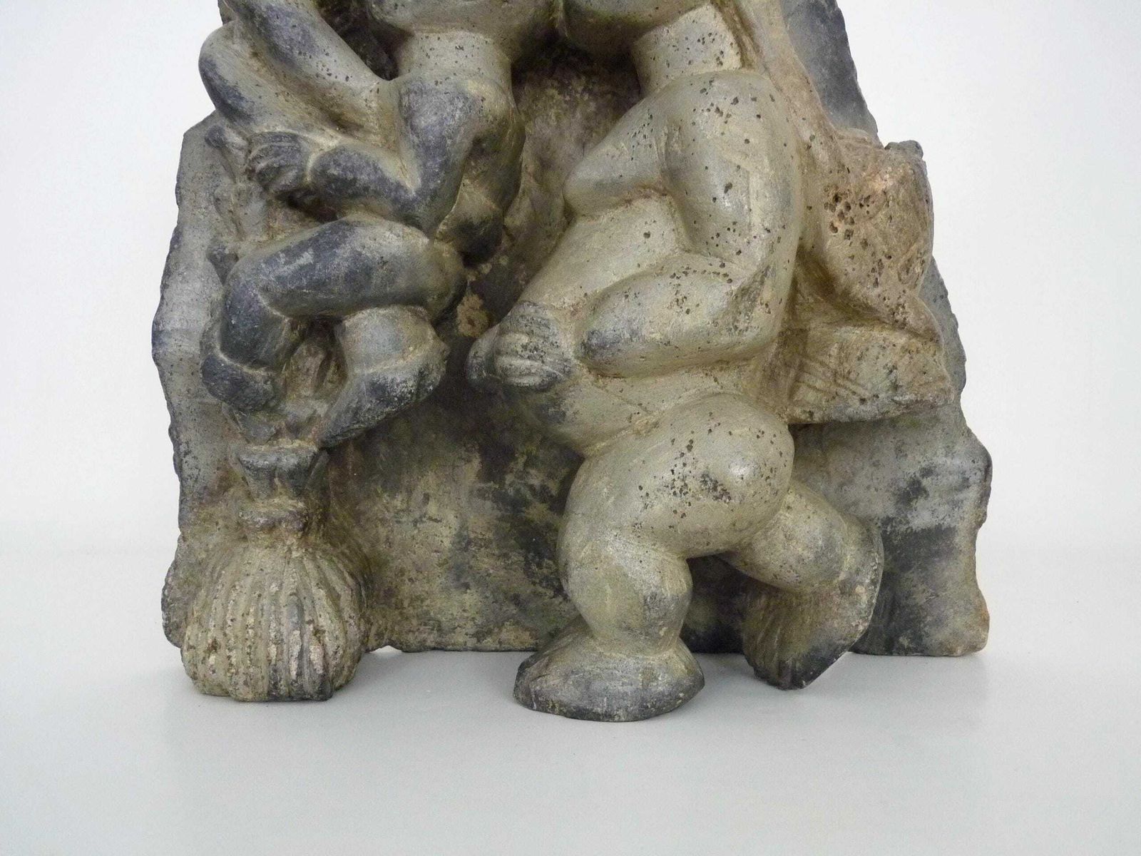 Old Pomdo Kissi Bas Relief Statue From Sierra Leone In Carved Stone photo vinterior