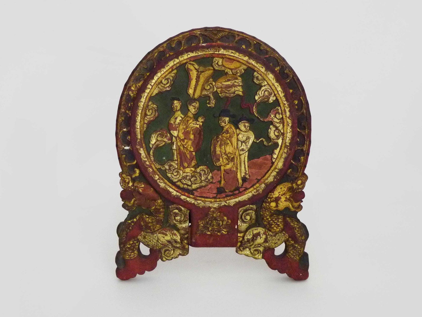 Chinese Psyche Mirror In Hand Carved Wood, Gilded And Lacquered In Red. Early To Mid 20th Century
