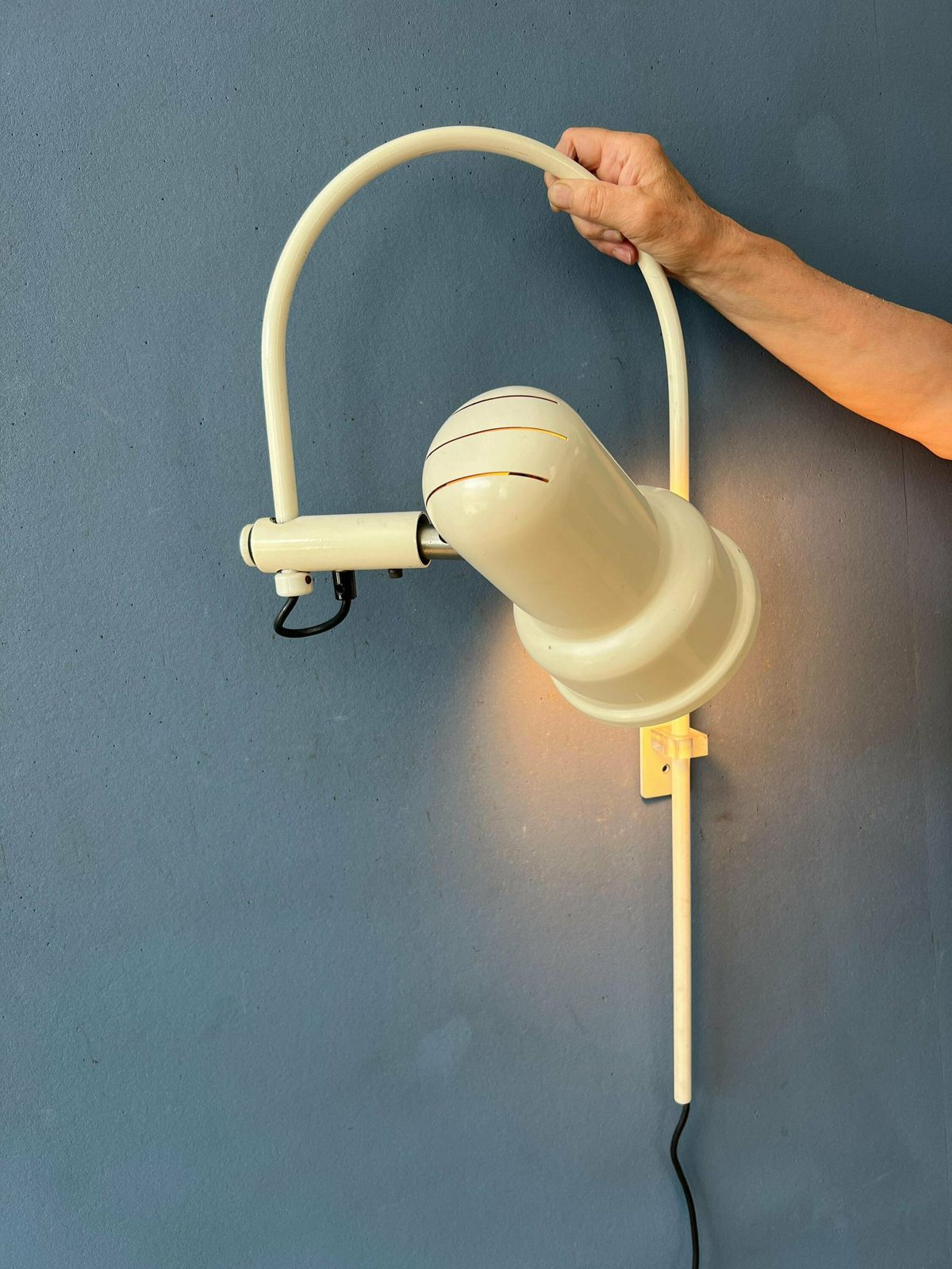 Beige Mid Century Anvia Boogwandlamp