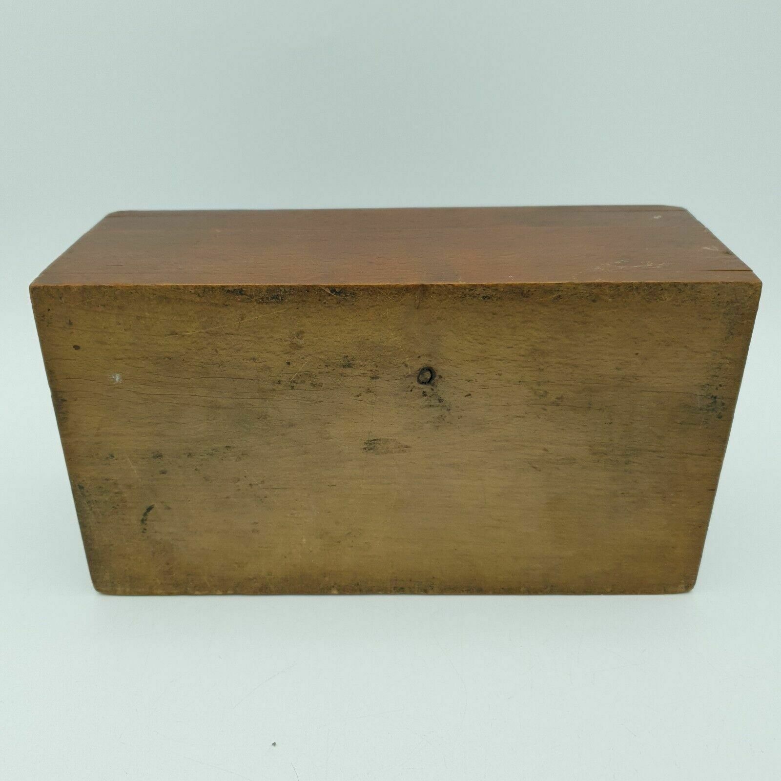 photo vintage Vintage Wooden Box Made From Silver Grey Beech   Old Waterloo Bridge Piles L18cm