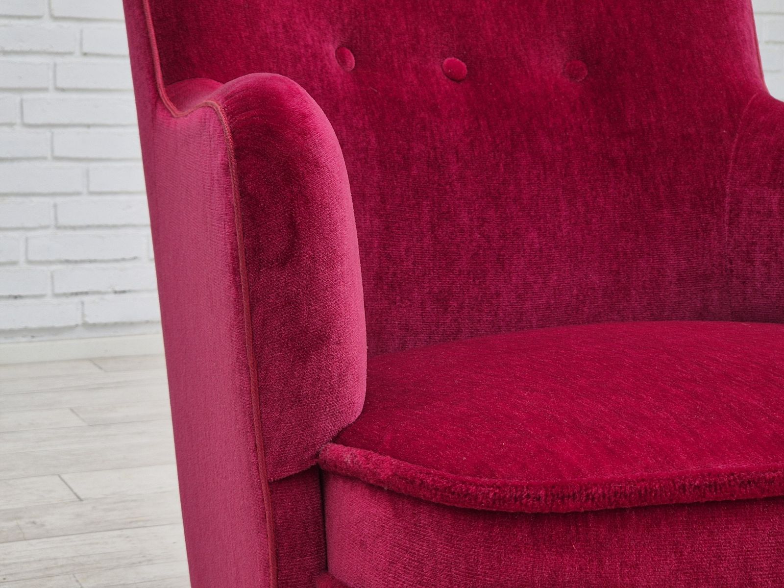 photo vintage 1970s, Danish Easy Chair, Original Very Good Condition, Furniture Velour.