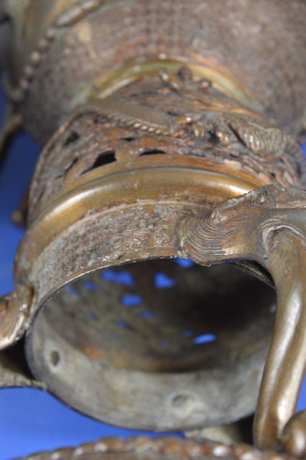 photo vinterior Pair Very Large (70cm) Mid 19th Century Japanese Bronze Incense Burners/Koro, C1850.