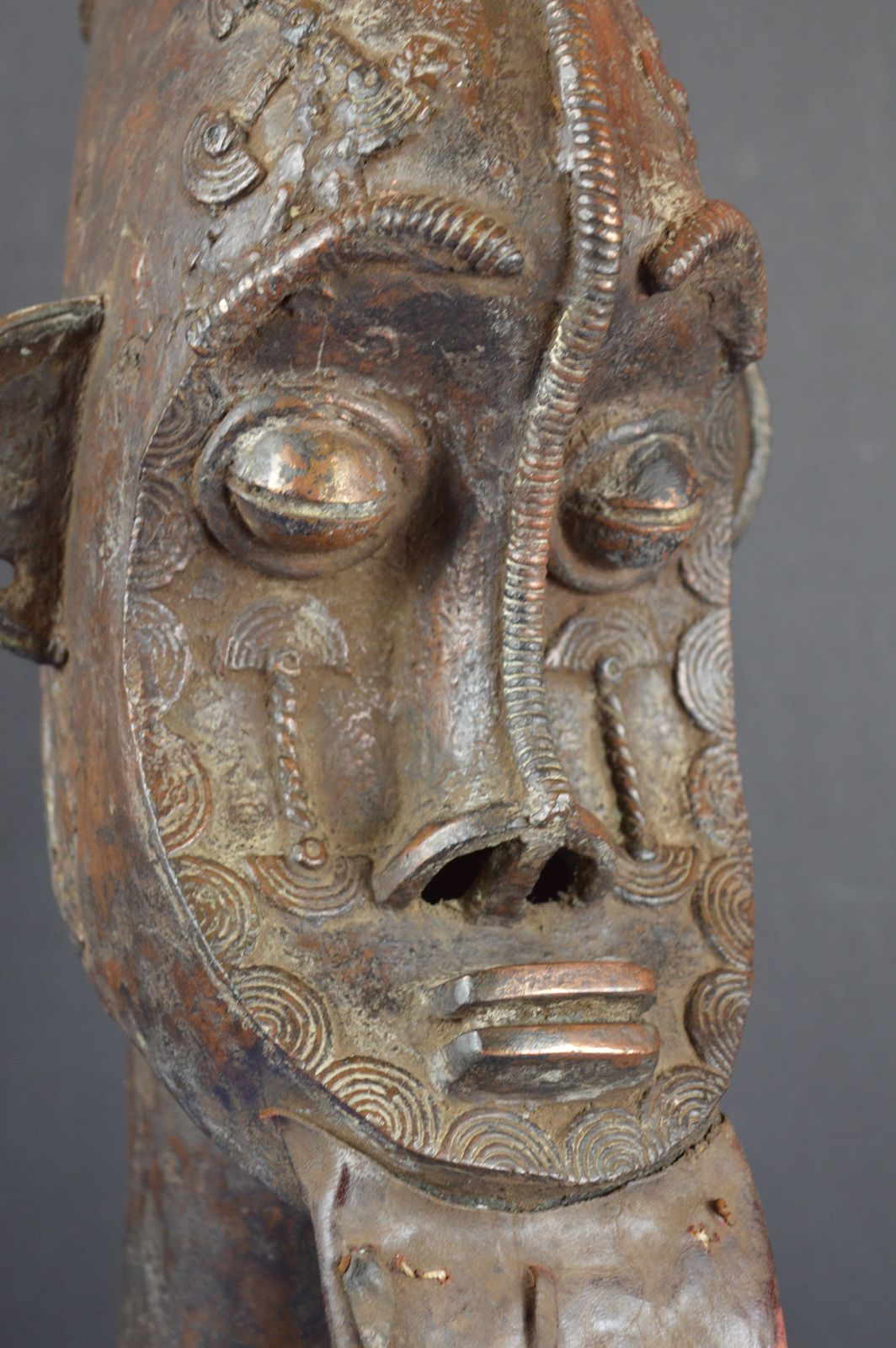 Large (58cm) Early 20th Century African Yoruba Tribal Bronze Bust, Woven Base, C1920. photo buy