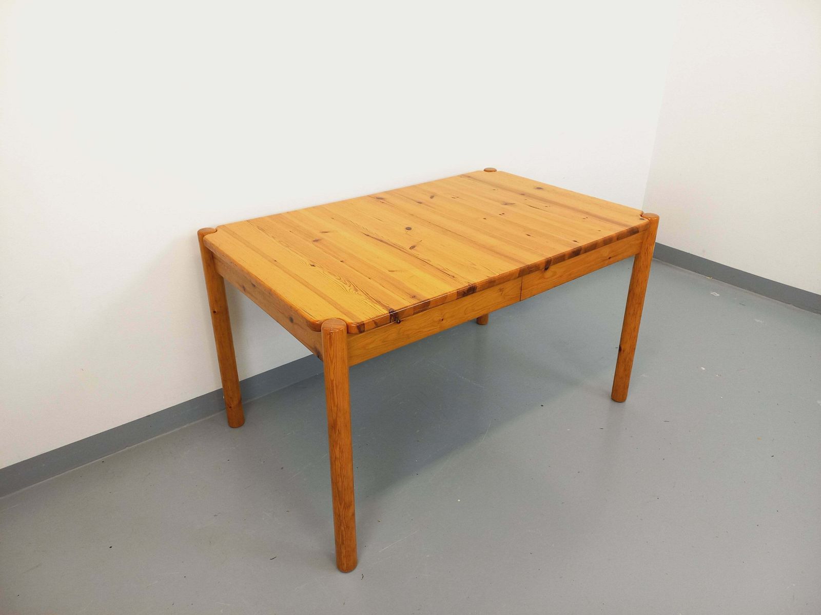 Table rectangulaire en pin, années 1960, vintage photo furniture