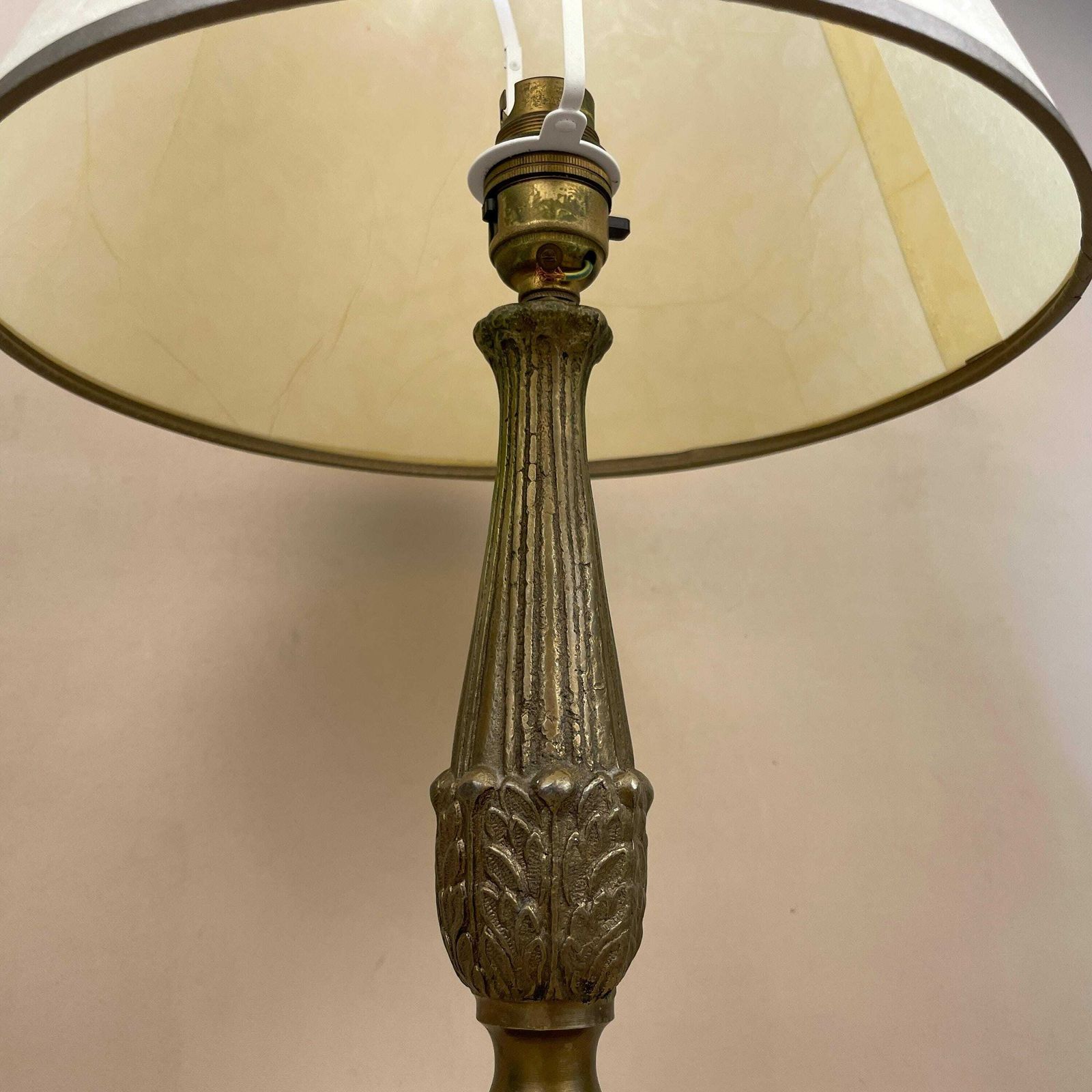 Onyx Marble & Gold Brass Lamp Light Bedside Side Table Desk Square Base Ornate White Stone Pillar Lampshade Vintage Antique photo 89.0
