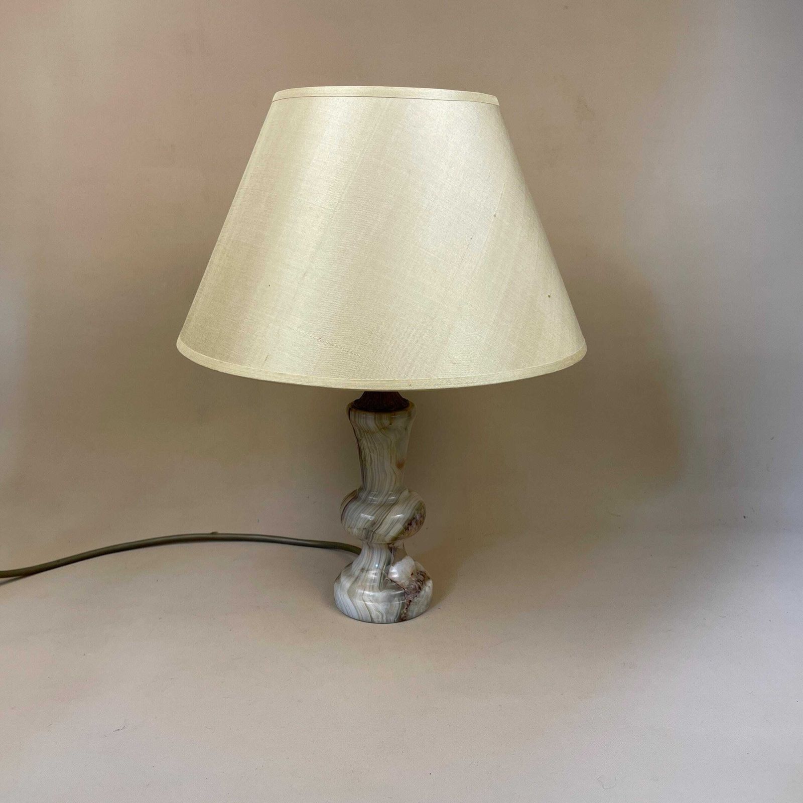 Marble Lamp Light Bedside Side Table Desk Round Base Marbled Patterned Detail Vintage Pattern White Stone Pillar Lampshade Antique