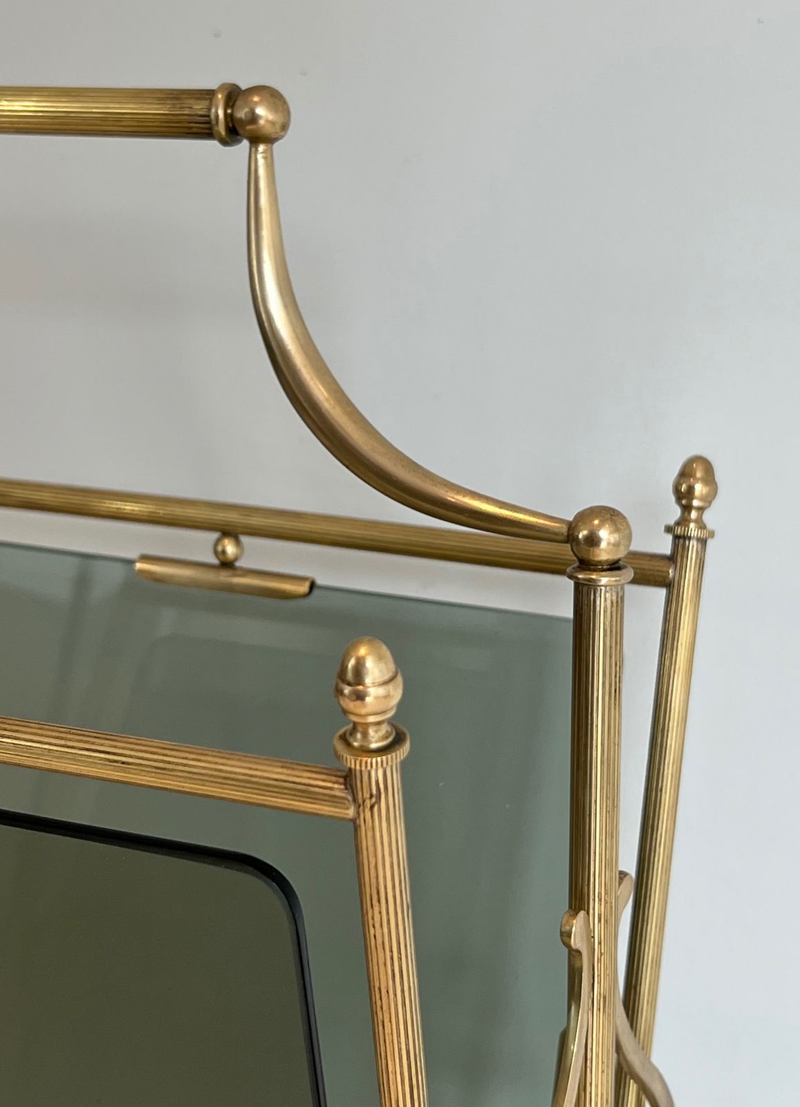 photo vintage Brass And Blue Glass Magazine Rack From Maison Jansen