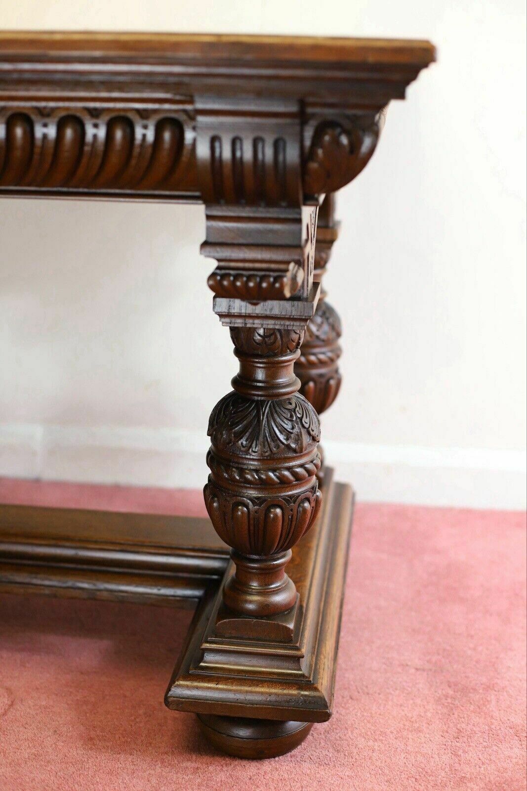 photo vintage Gillows Of Lancaster Superb Victorian Carved Oak Library Table