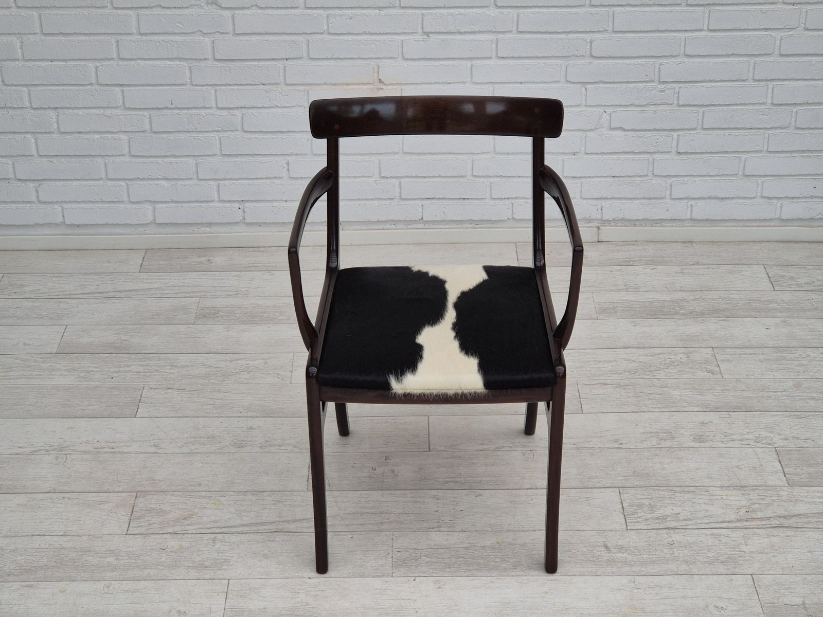 1960s, Danish Design By Ole Wanscher, Armchair, Mahogany Wood, Cowhide, Reupholstered. photo vintage