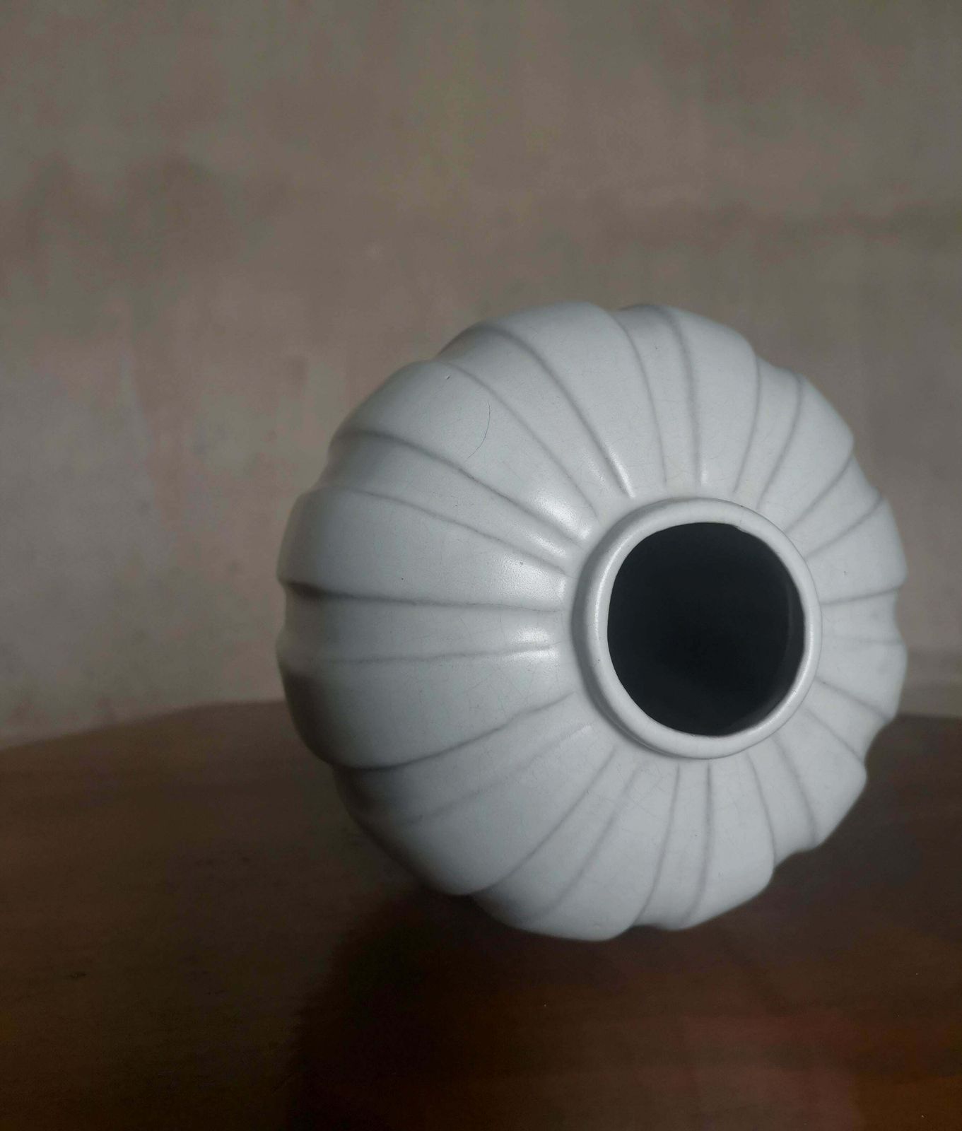 White, Modernist Vicke Lindstrand Earthenware Vase, By Upsala Ekeby Sweden 1930s photo vintage