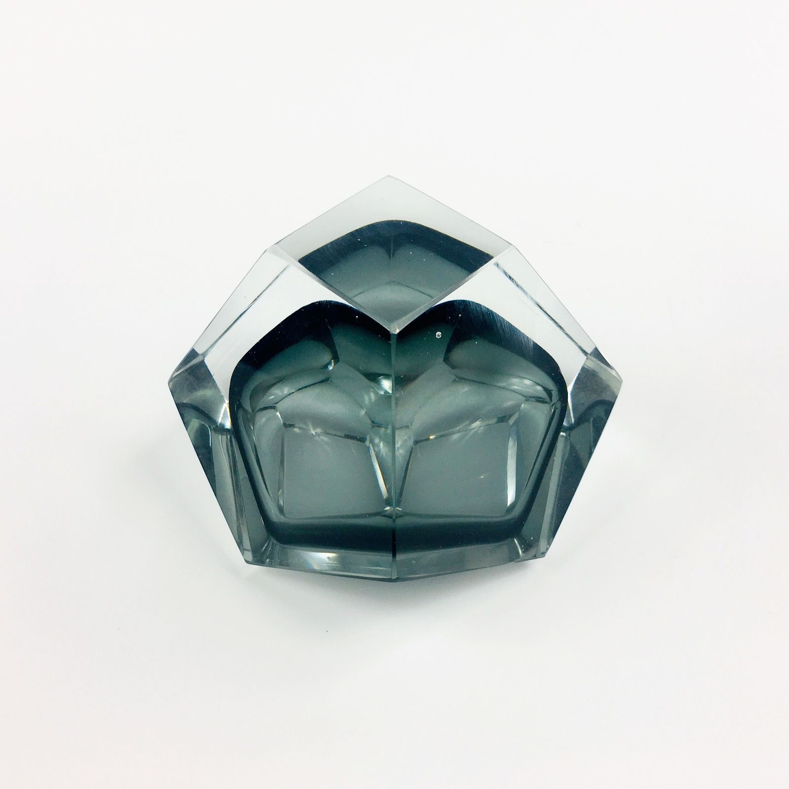 Diamond Shaped Murano Faceted Glass Sommerso Ashtray/Vide Poche By Flavio Poli For Seguso, Italy, 1960s/1970s photo vinterior