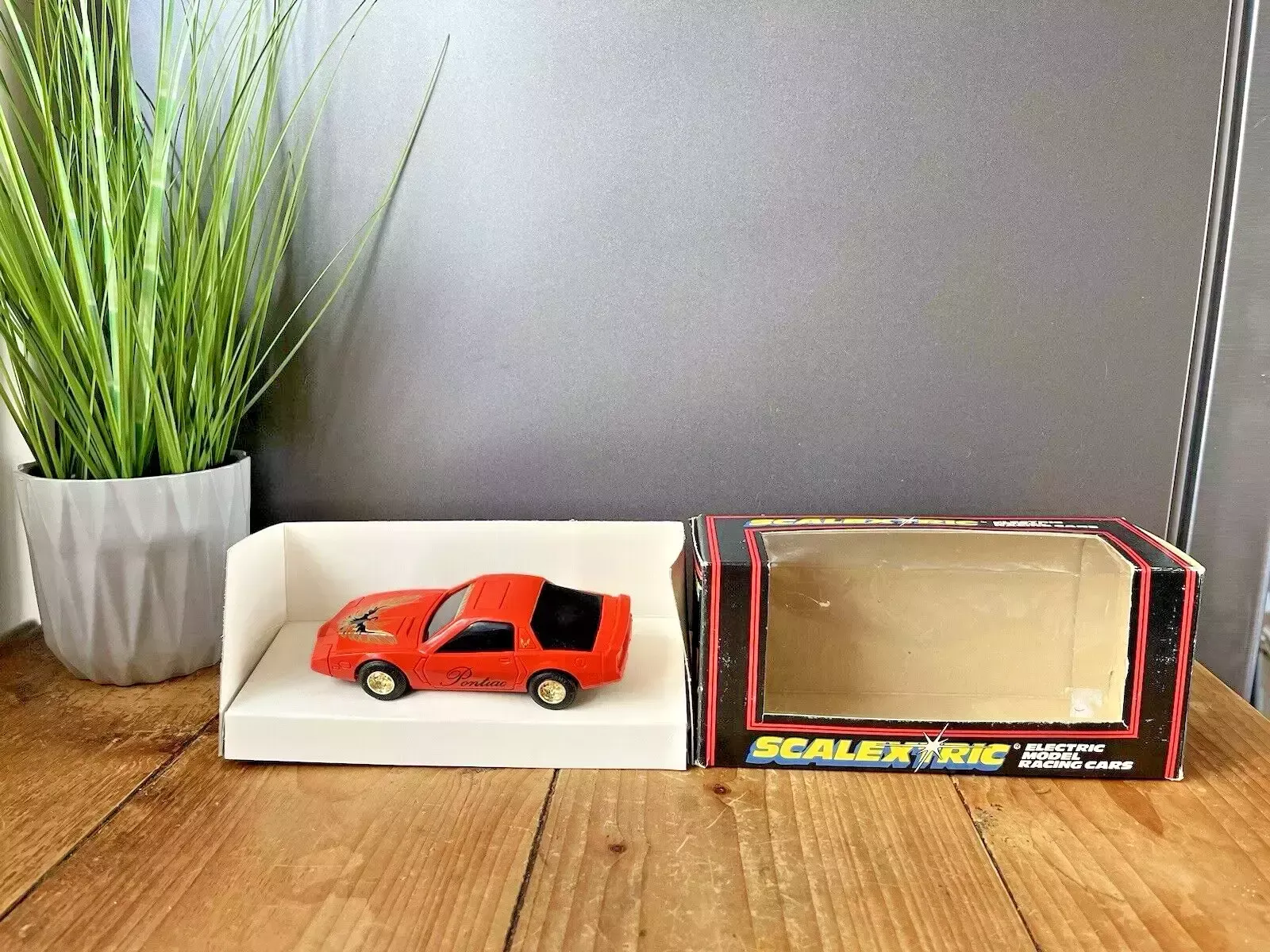 Unused Scalextric Pontiac Firebird Model Racing Car C383 Gold Wheels Slot 1:32